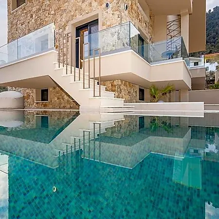 Quintessina Luxury 4* 리메나스