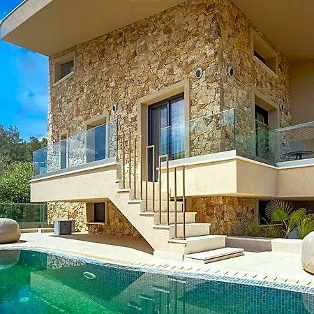 Quintessina Luxury 4* 리메나스